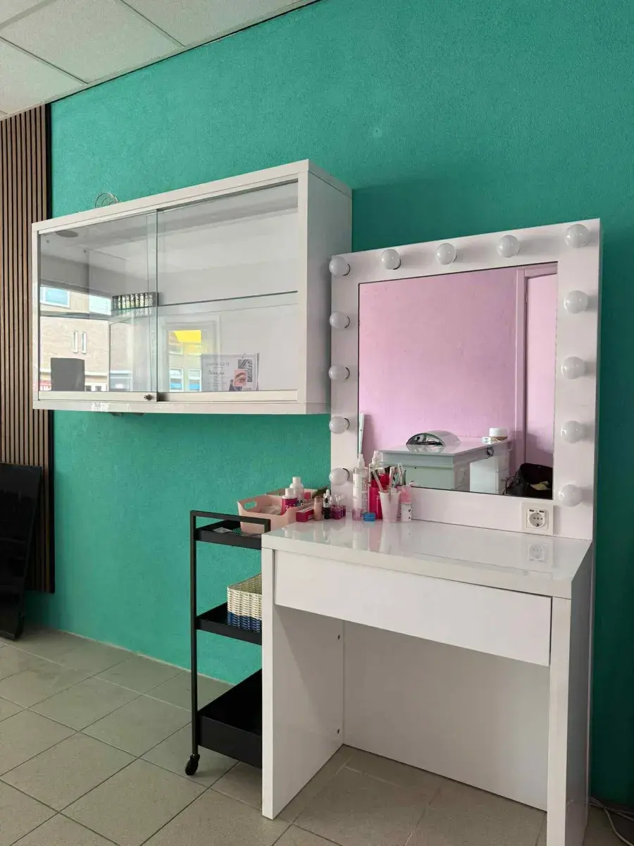 WYNAJEM: STANOWISKO / GABINET W SALONIE BEAUTY – ROTTERDAM ZUID